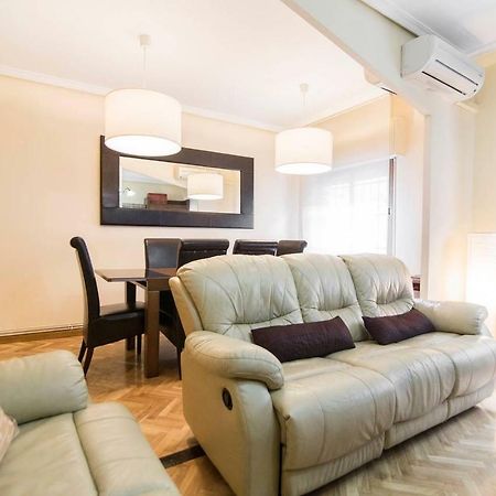 Home & Private Terrace Wifi + Aircon Madrid Bagian luar foto