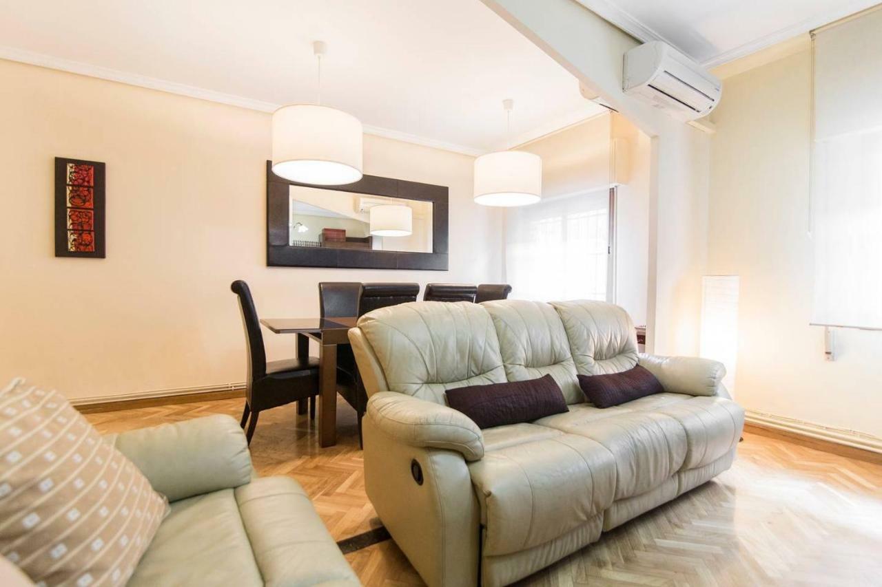 Home & Private Terrace Wifi + Aircon Madrid Bagian luar foto