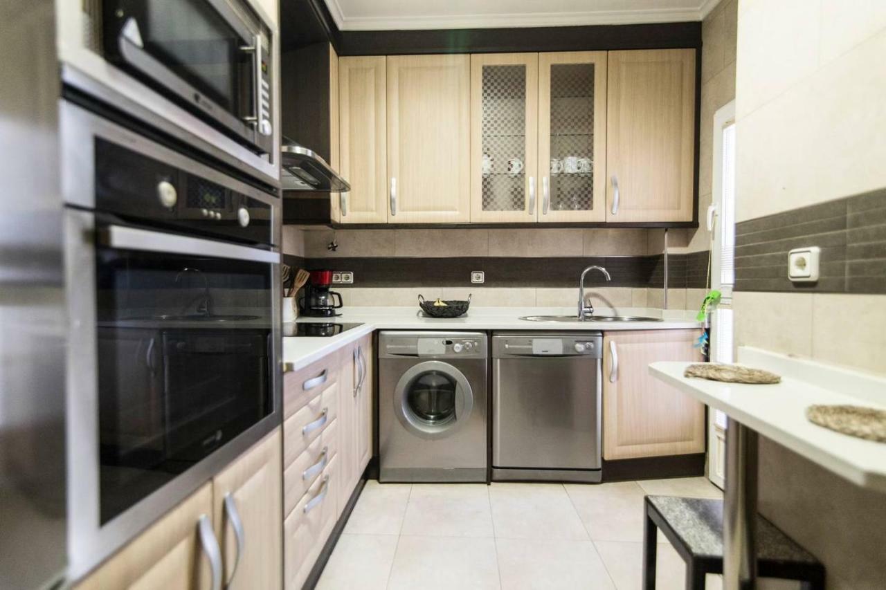 Home & Private Terrace Wifi + Aircon Madrid Bagian luar foto