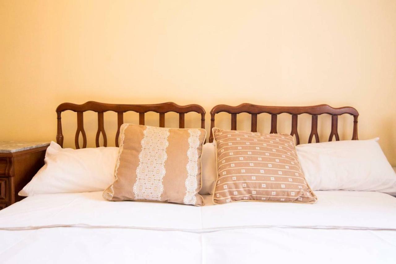 Home & Private Terrace Wifi + Aircon Madrid Bagian luar foto