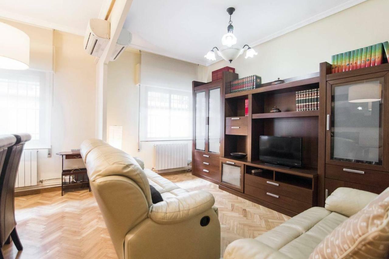 Home & Private Terrace Wifi + Aircon Madrid Bagian luar foto