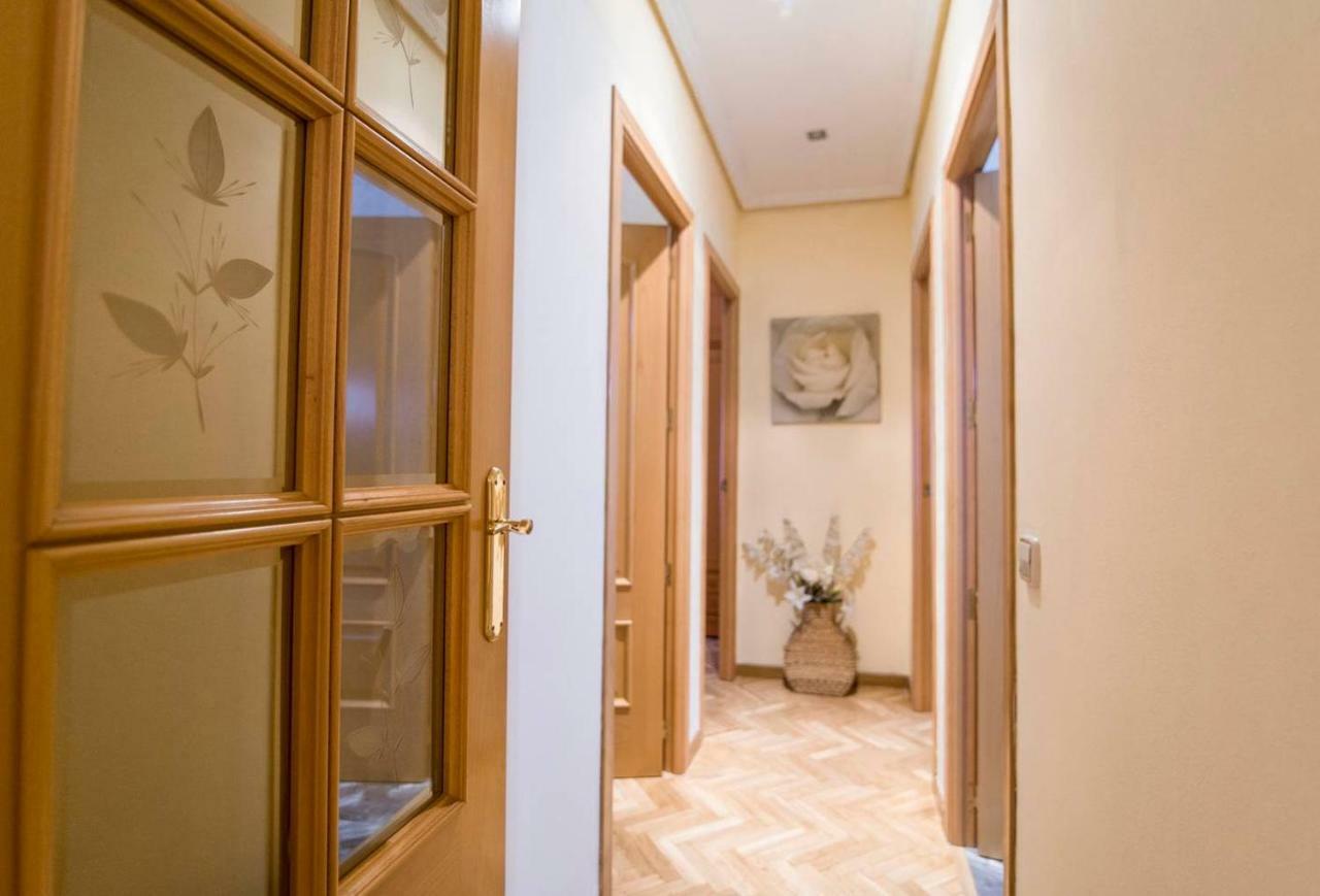 Home & Private Terrace Wifi + Aircon Madrid Bagian luar foto
