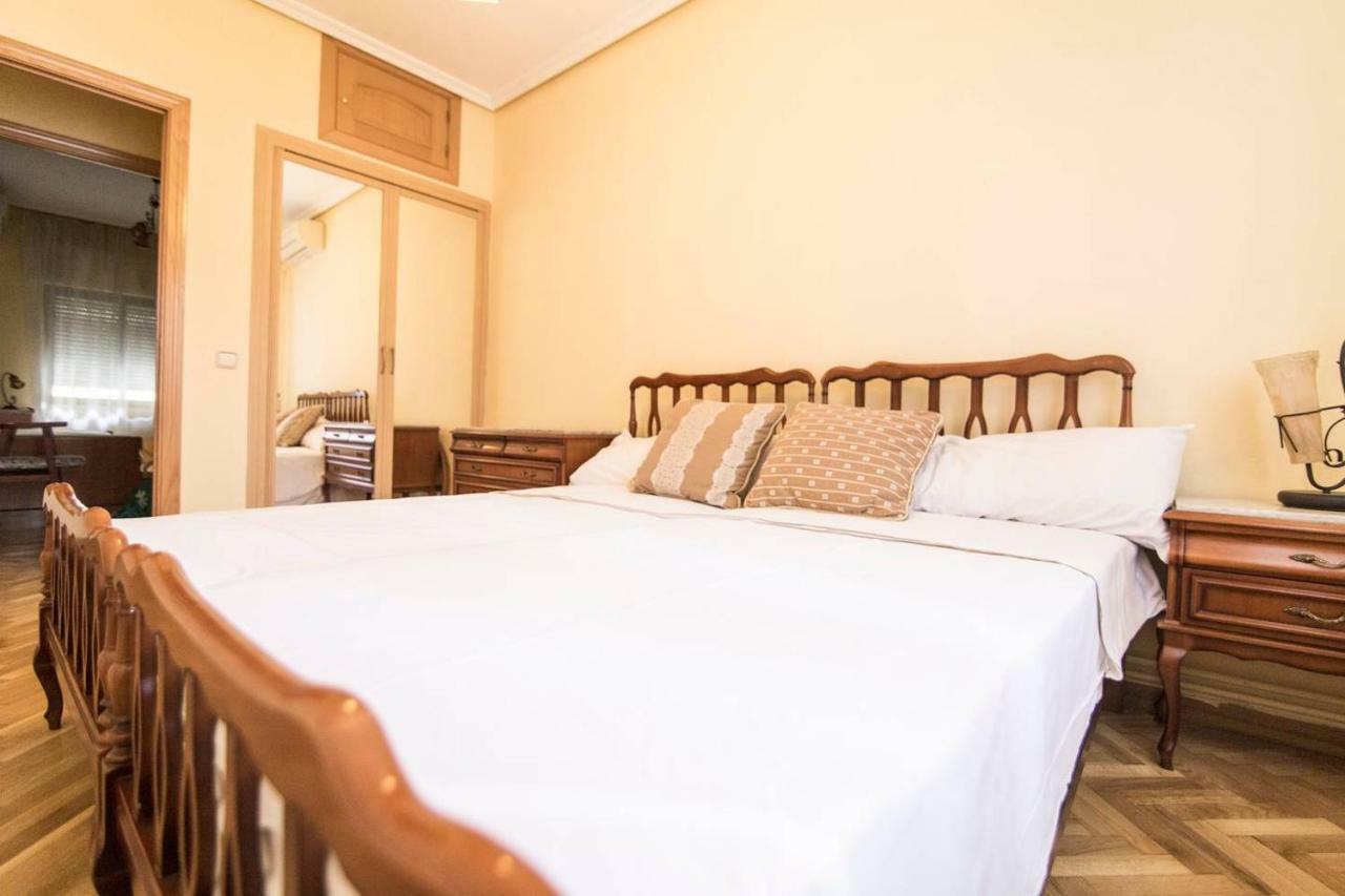Home & Private Terrace Wifi + Aircon Madrid Bagian luar foto
